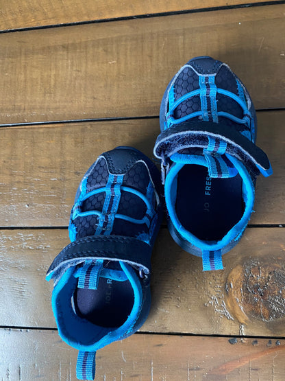 Joe Fresh Water Shoes Toddler 4, Shoes 4 (Baby: 0-12 mth)