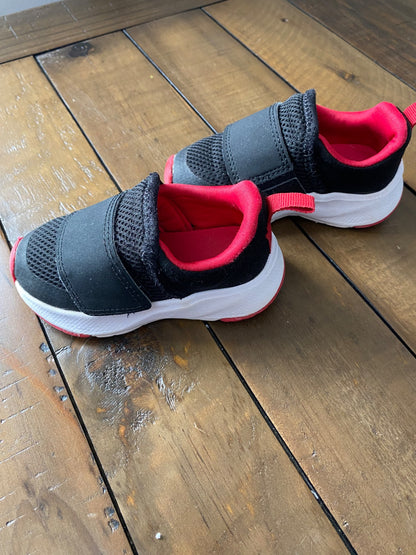 Black and Red Joe Fresh Runners Size 5 Toddler VGUC, Shoes 5 (Walkers:12-24 mth)