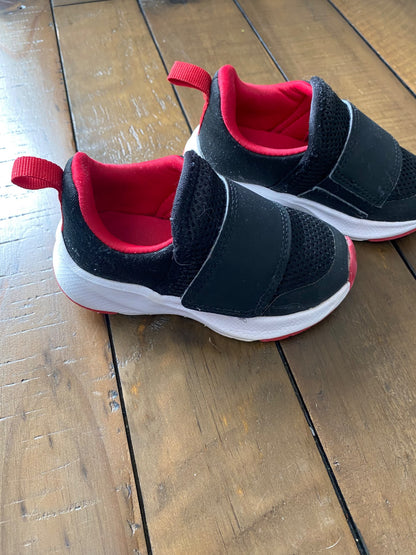 Black and Red Joe Fresh Runners Size 5 Toddler VGUC, Shoes 5 (Walkers:12-24 mth)