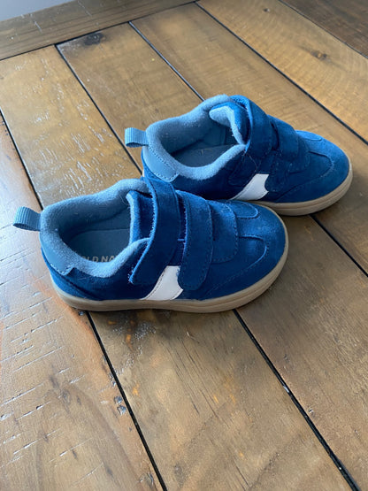 Blue Old Navy Size 6 Toddler Sneakers VGUC, Shoes 6 (Walkers:12-24 mth)