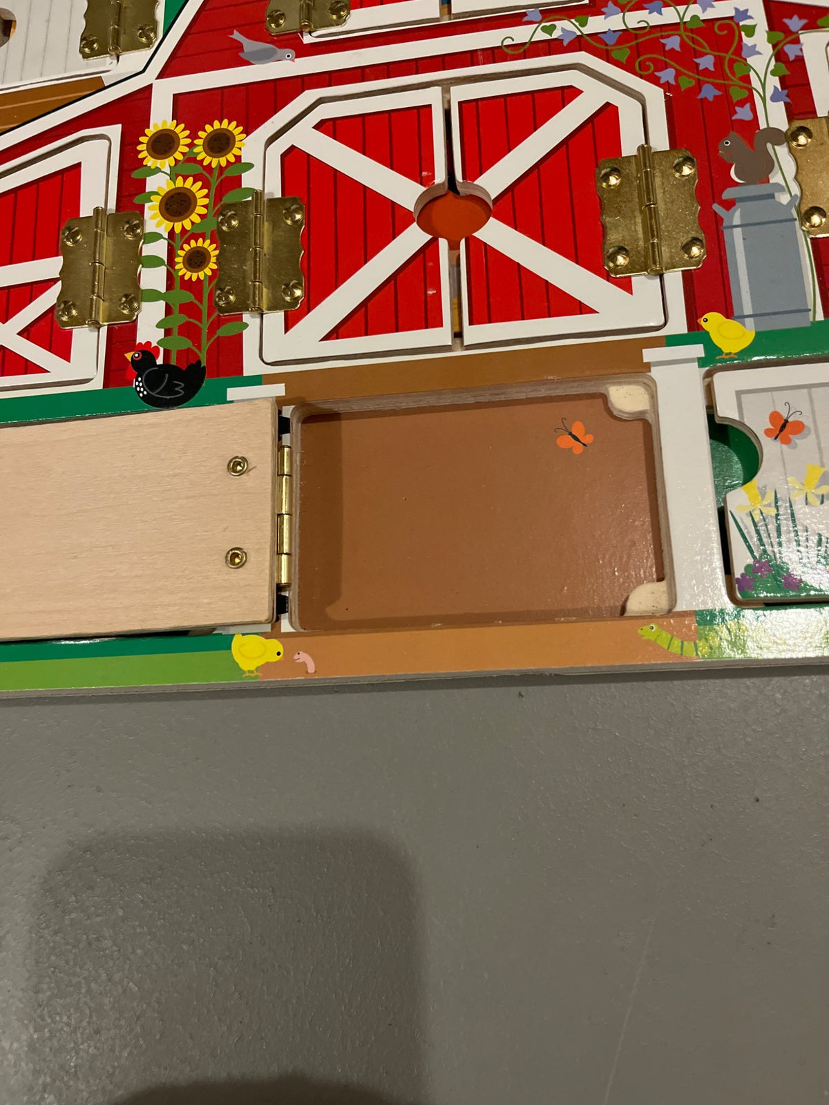 Melissa & Doug Hide & Seek Farm