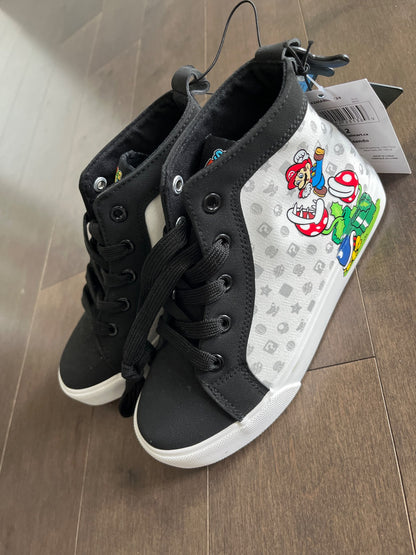 Super Mario High Top Shoes - BNWT - Sz 2, Shoes 2 (Kids:4-8yr)