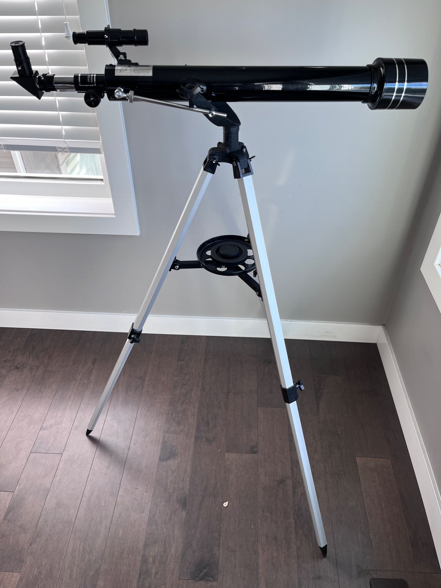 Astronomical Telescope - 60mm to 700mm