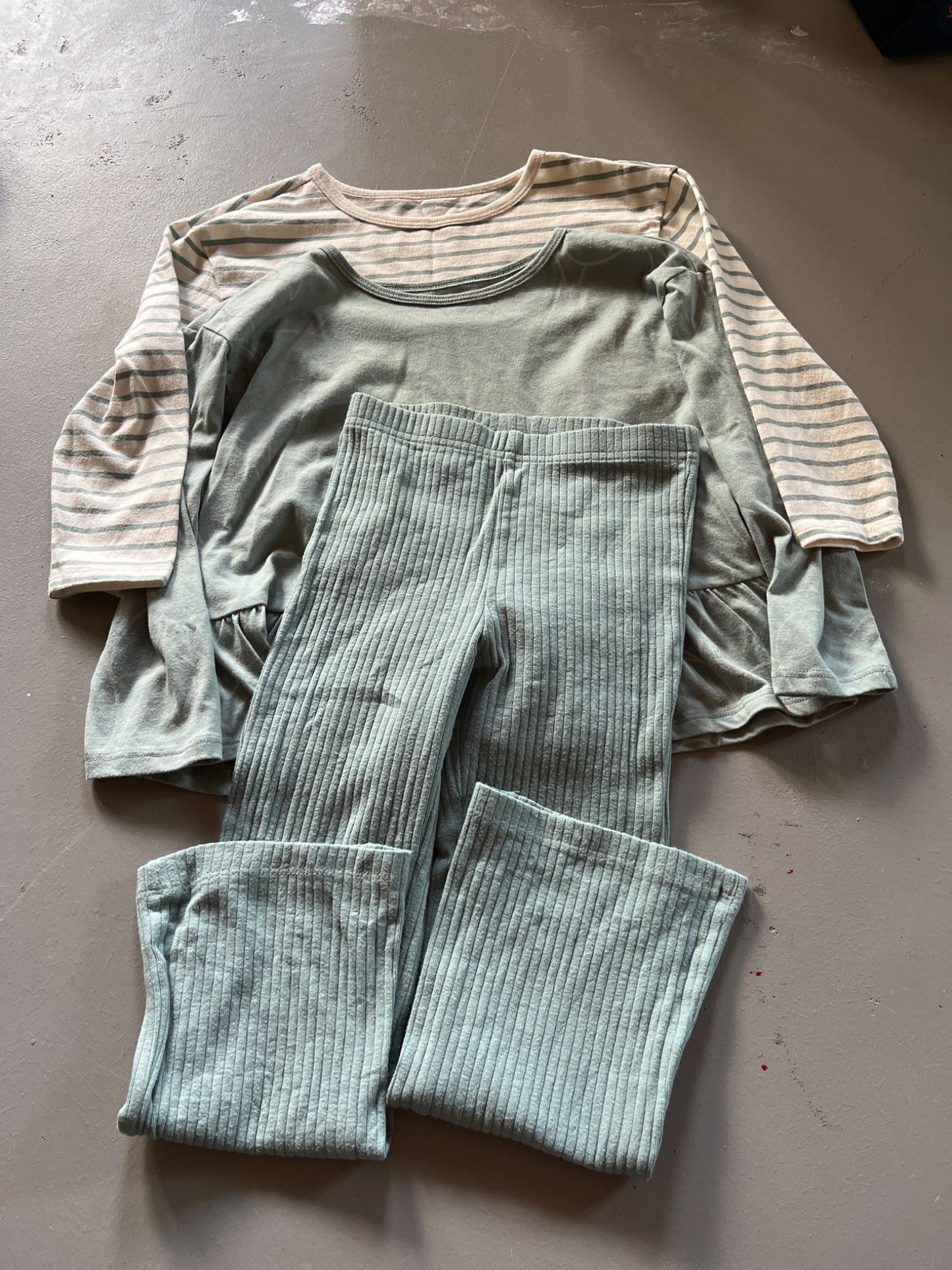 Clothing set - 2 shirts, 1 pants, Kids 5/5T