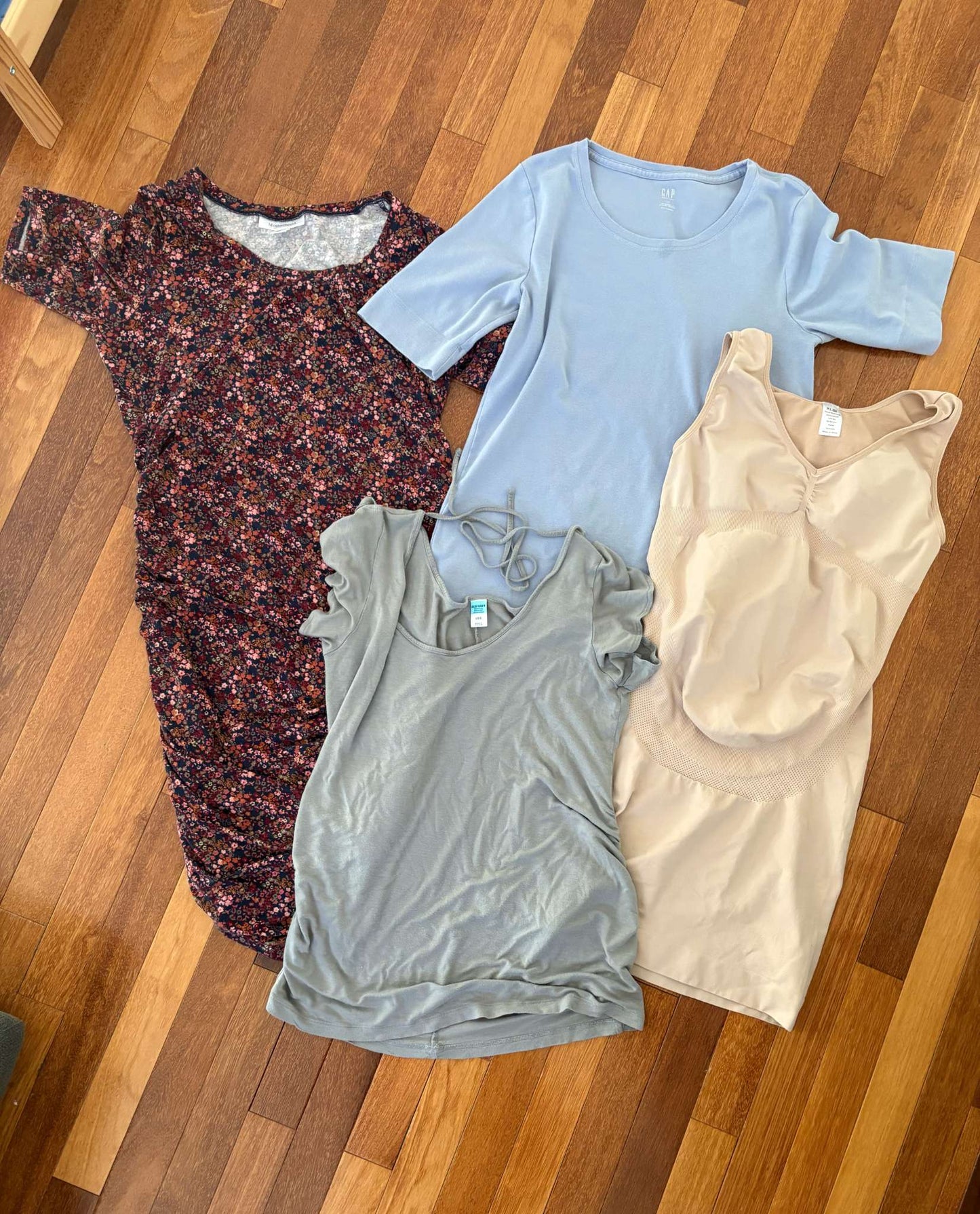 Size Large Maternity Clothes, Maternity L (12-14)