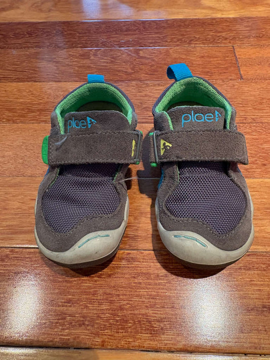 PLAE shoes C6, Shoes 6 (Walkers:12-24 mth)