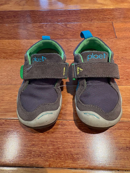 PLAE shoes C6, Shoes 6 (Walkers:12-24 mth)
