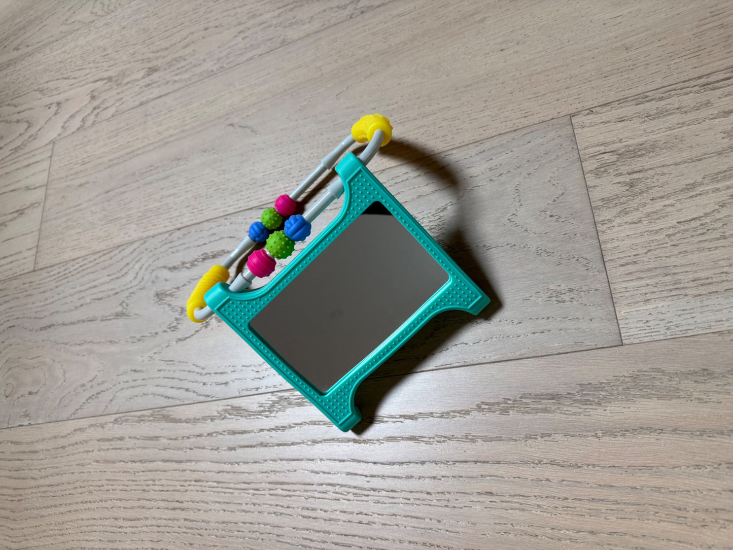 Mobi Peeka Mirror