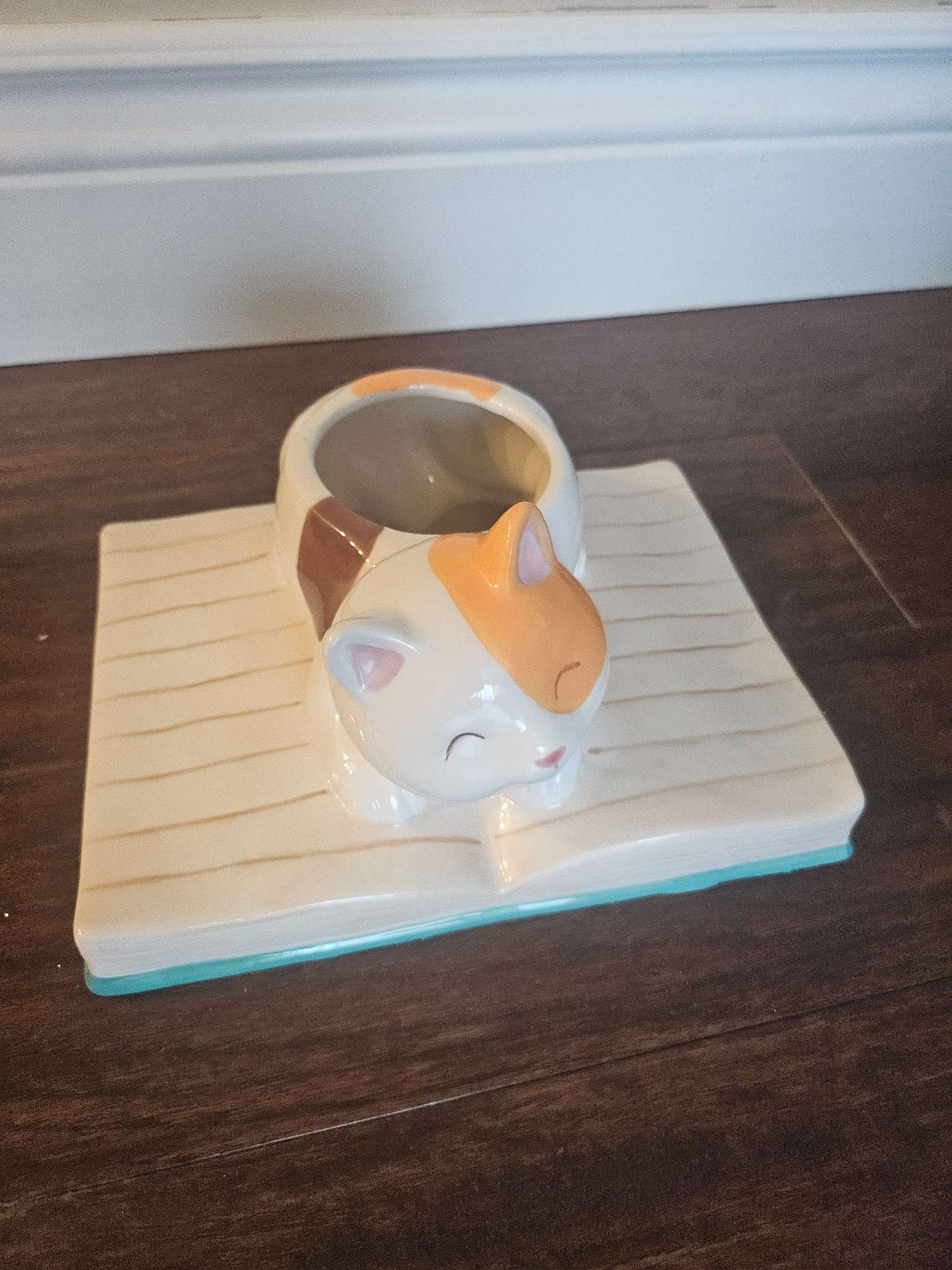 Ceramic Cat on Book Pencil Holder