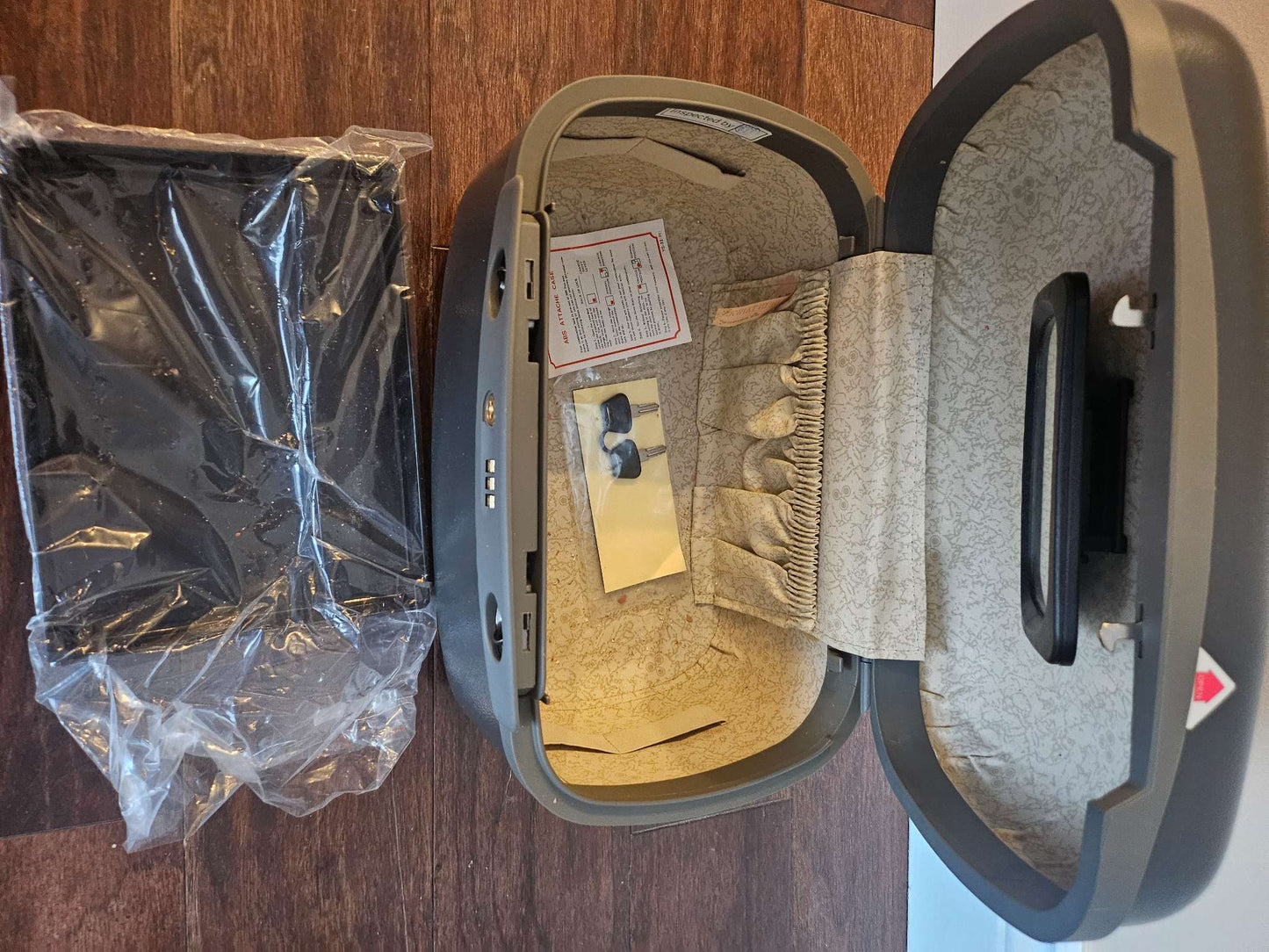 Ergo Hard Shell Vintage Case