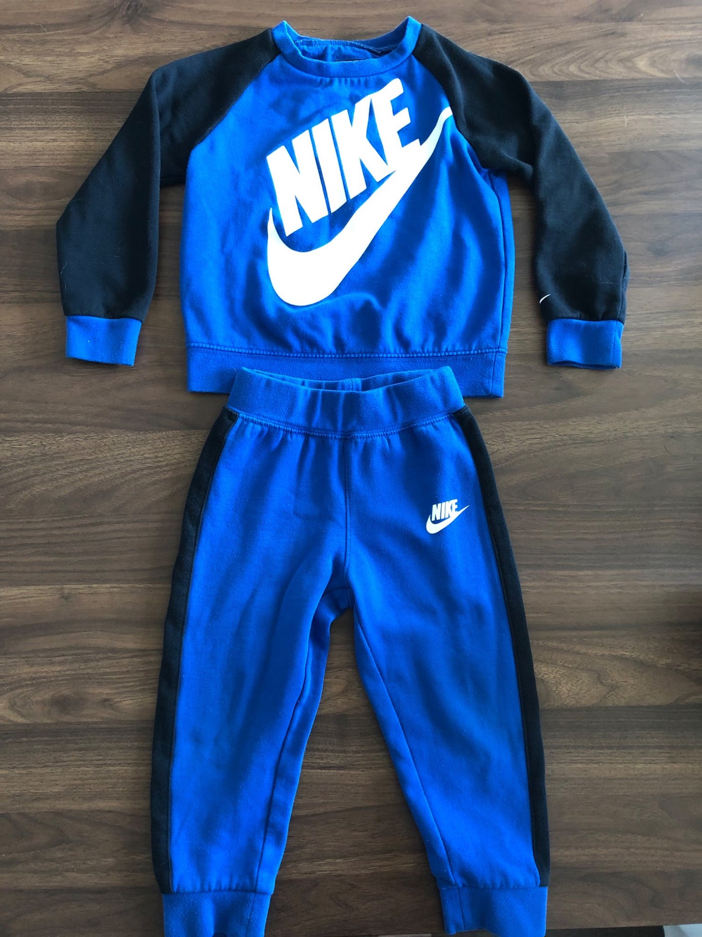Nike Toddler Sweatsuit Outfit, Crewneck and pants, 3T, Kids 3T