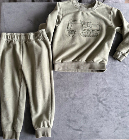 Green Construction Print Sweatsuit set, Crewneck and sweatpants, 3T, Kids 3T