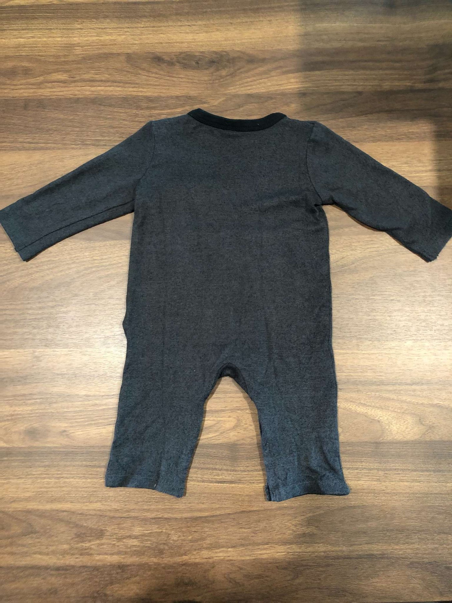 Joe Fresh Dark Grey Romper, Christmas theme, 6-12M, Kids 12 Month (9-12M)