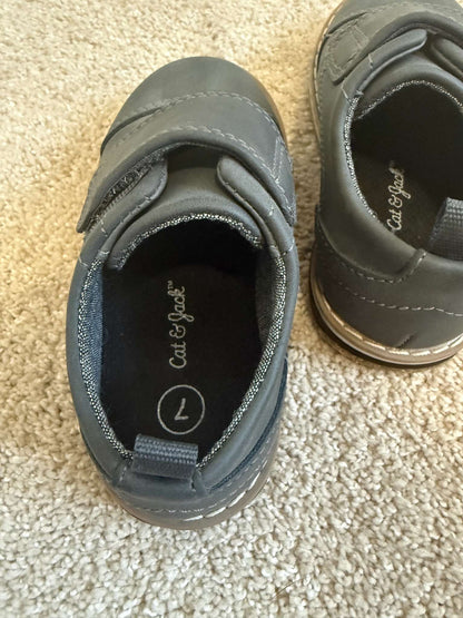 Cat & Jack Toddler Boy Suede Dress Shoes, Grey, Size 7, Shoes 7 (Walkers:12-24 mth)