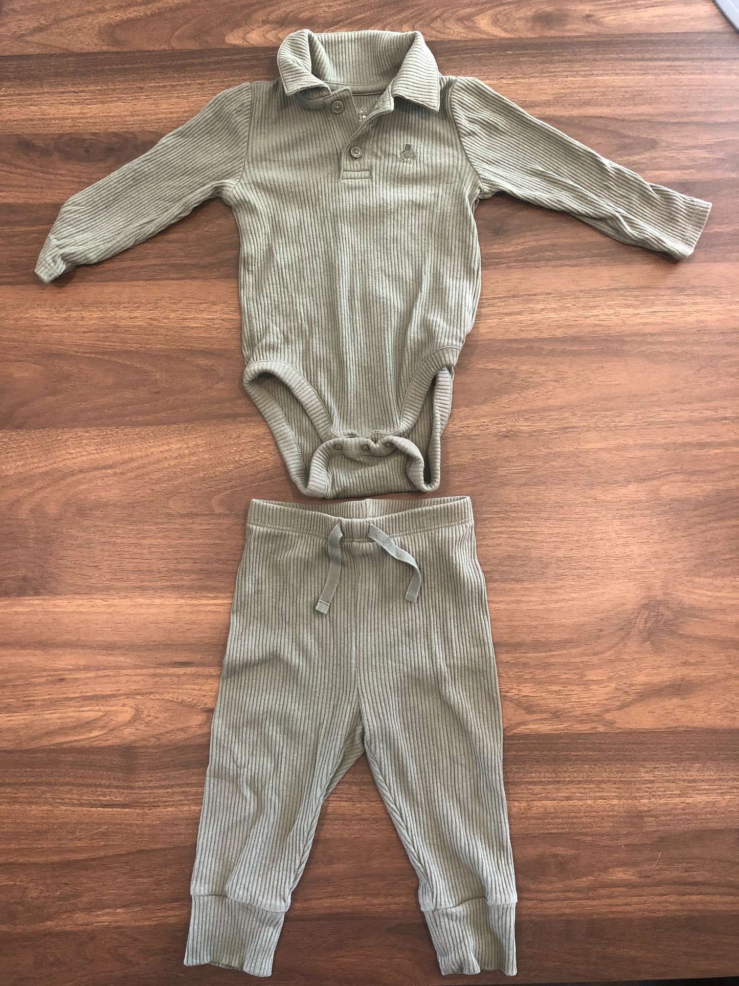 Gap Baby Boy Ribbed Outfit Set, Green, Long sleeve polo bodysuit and pants, 6-12M, Kids 9 Month (6-9M)