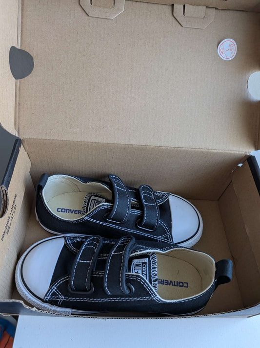 NEW Converse Velcro Shoe - 10, Shoes 10 (Toddler:2-4yr)