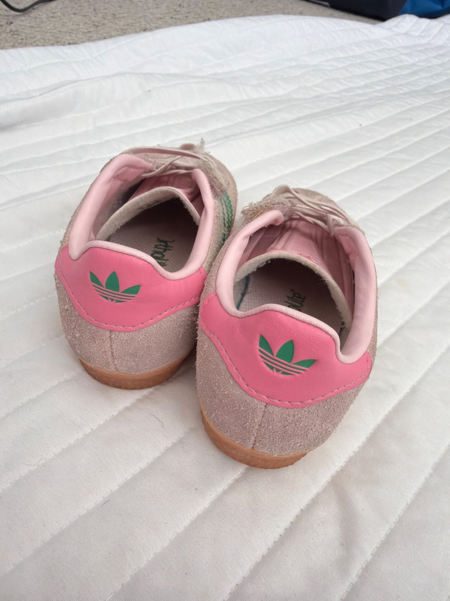Adidas pink , Shoes 9.5 (Toddler:2-4yr)