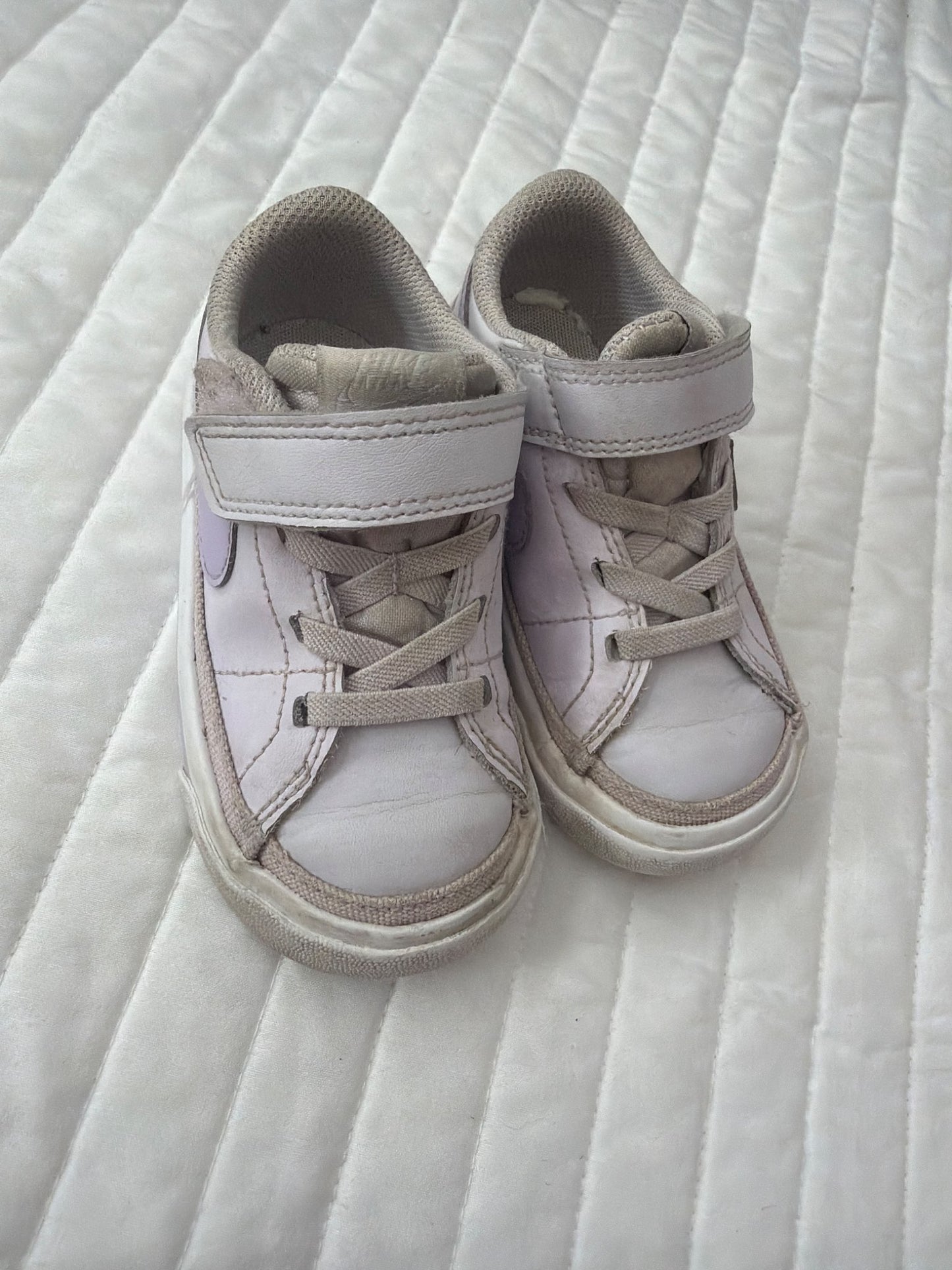 Nike toddler shoes , Shoes 7 (Walkers:12-24 mth)