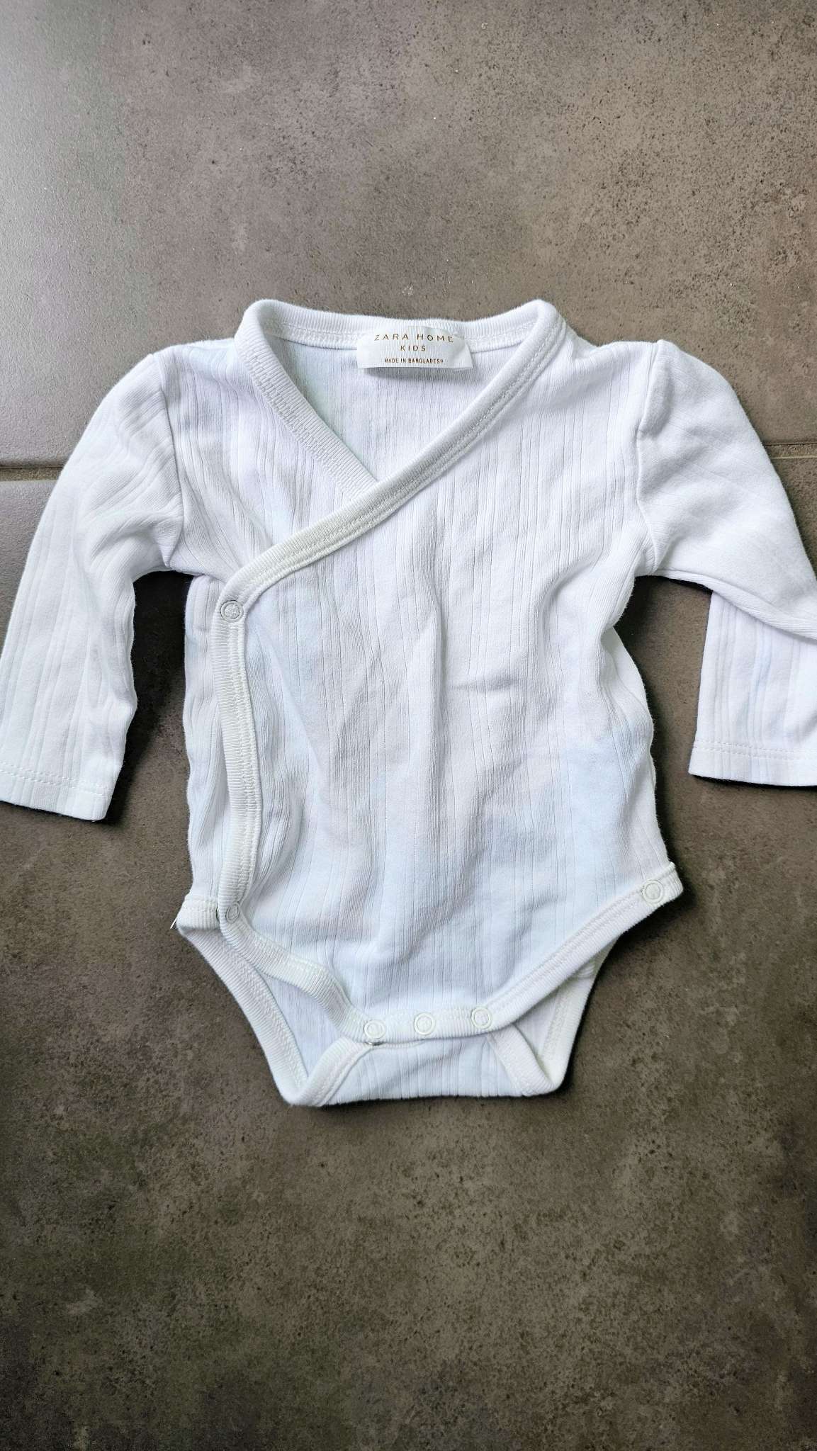 Zara Baby White Long Sleeve Onesie – newborn , Kids Newborn