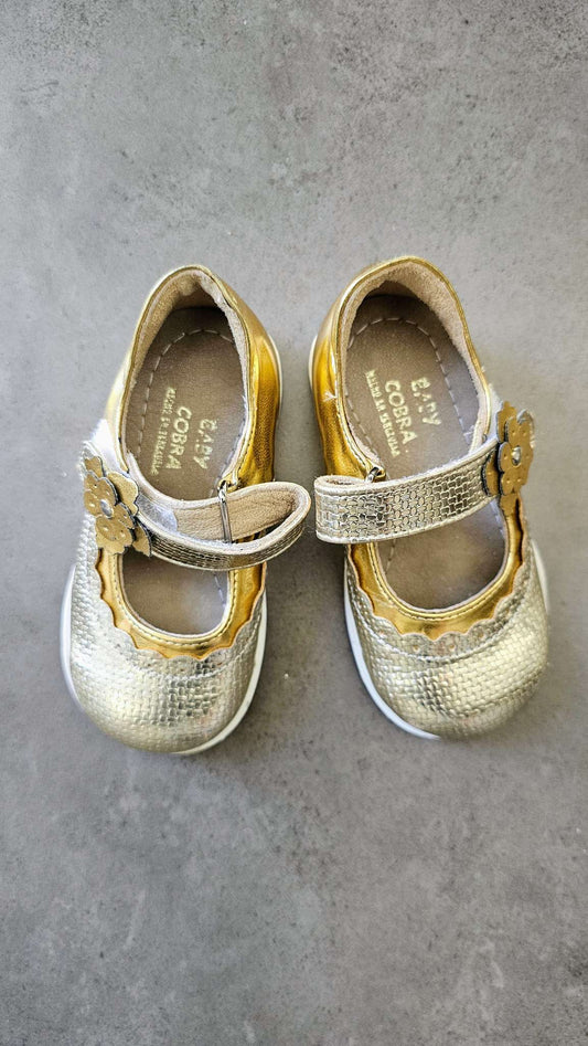 Baby Cobra Girls Gold Metallic Dress Shoes – size 5, Shoes 5 (Walkers:12-24 mth)