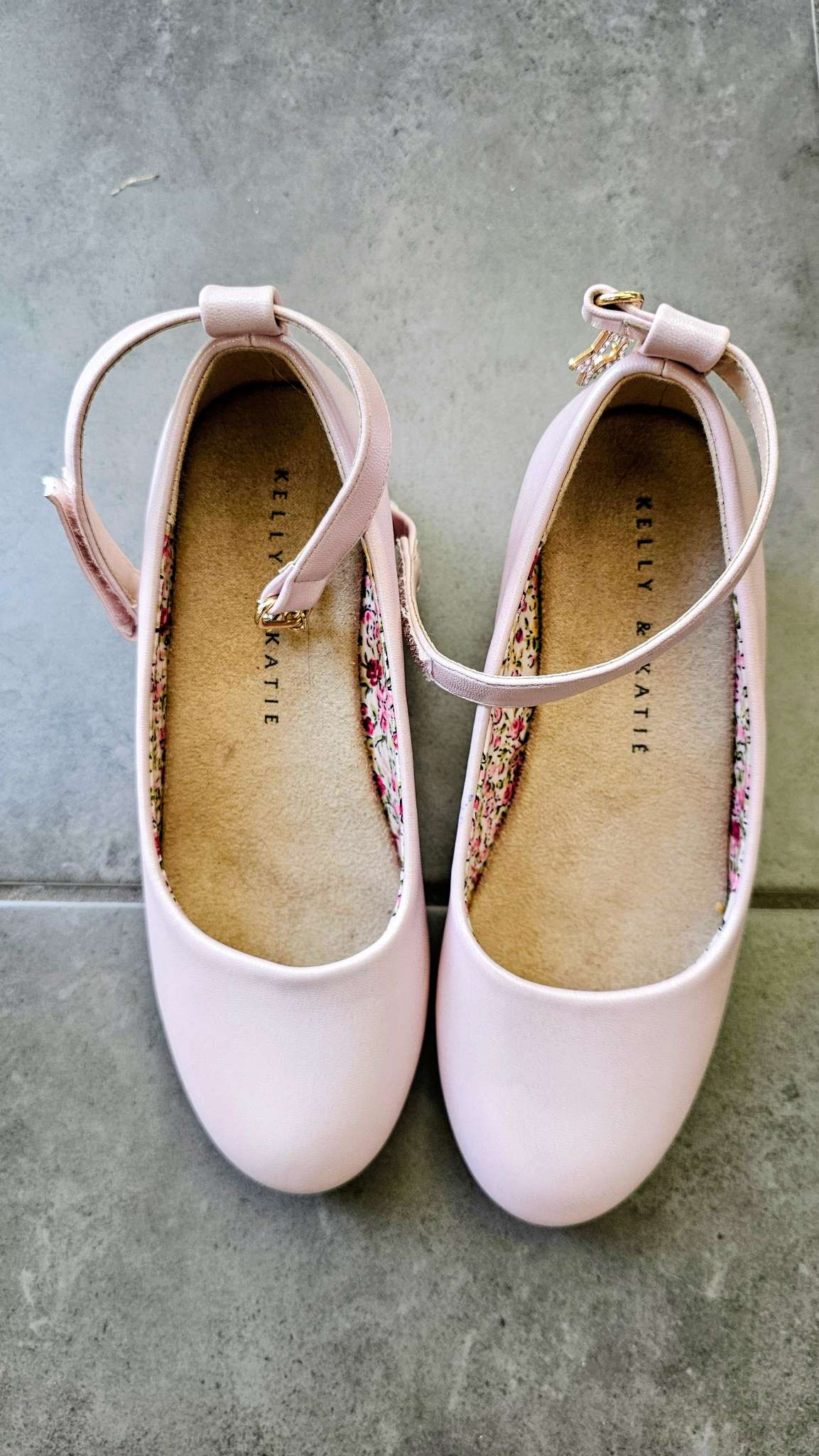 Kelly & Katie Girls Pink Mary Jane Shoes with Small Heel, Shoes 1 (Kids:4-8yr)