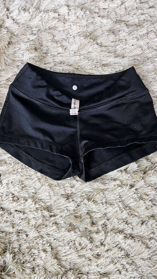 Triple Flip Black Athletic Shorts – (Size 6), Kids 6/6X