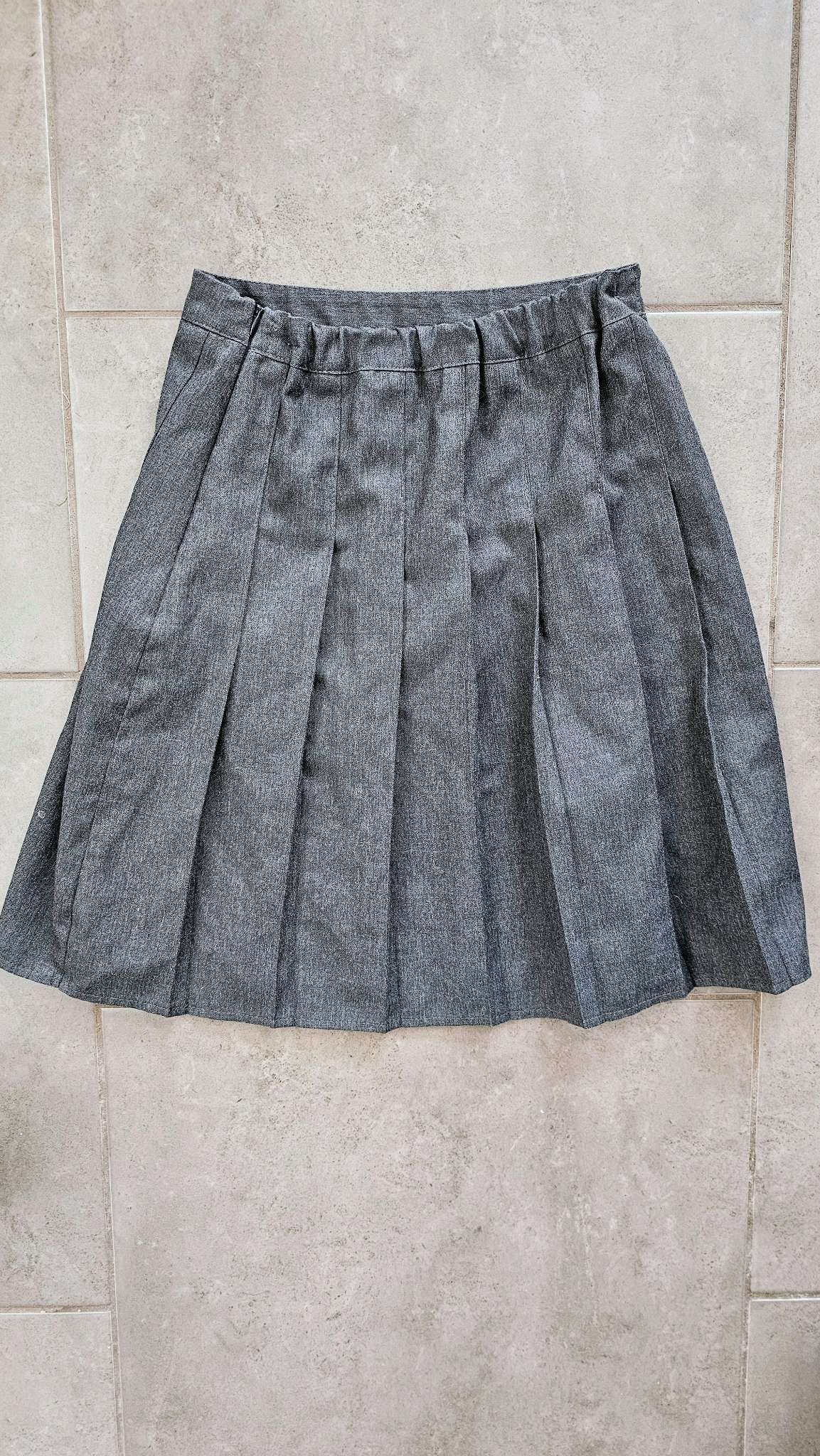 Grey Pleated Skirt – (Size 8), Kids 8