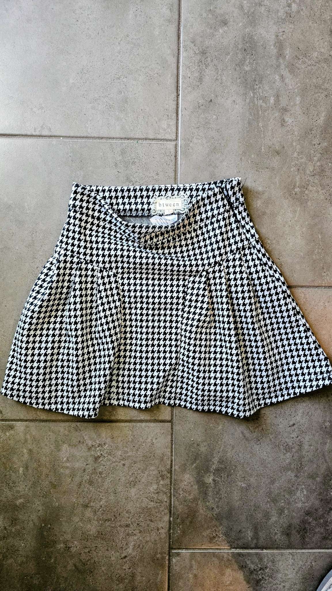 Girls skirt size 8, Kids 8
