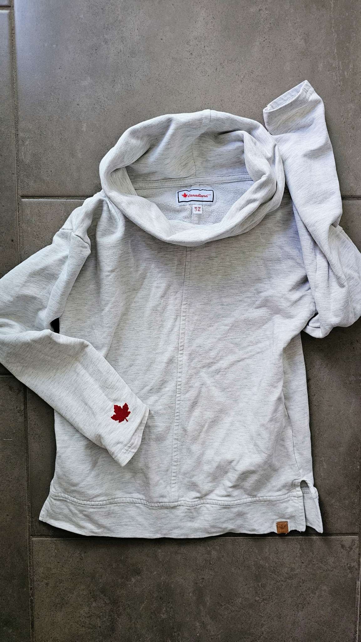 Canadiana Light Grey Cowl Neck Sweatshirt – (Size 7), Kids 7