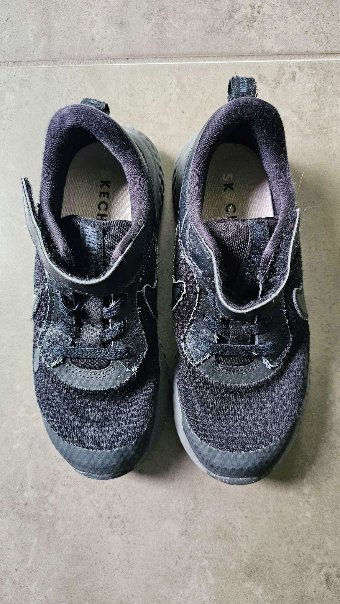 Nike Black Velcro Sneakers (Size 13), Shoes 13 (Kids:4-8yr)