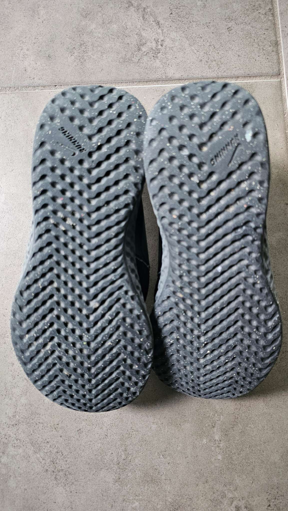 Nike Black Velcro Sneakers (Size 13), Shoes 13 (Kids:4-8yr)