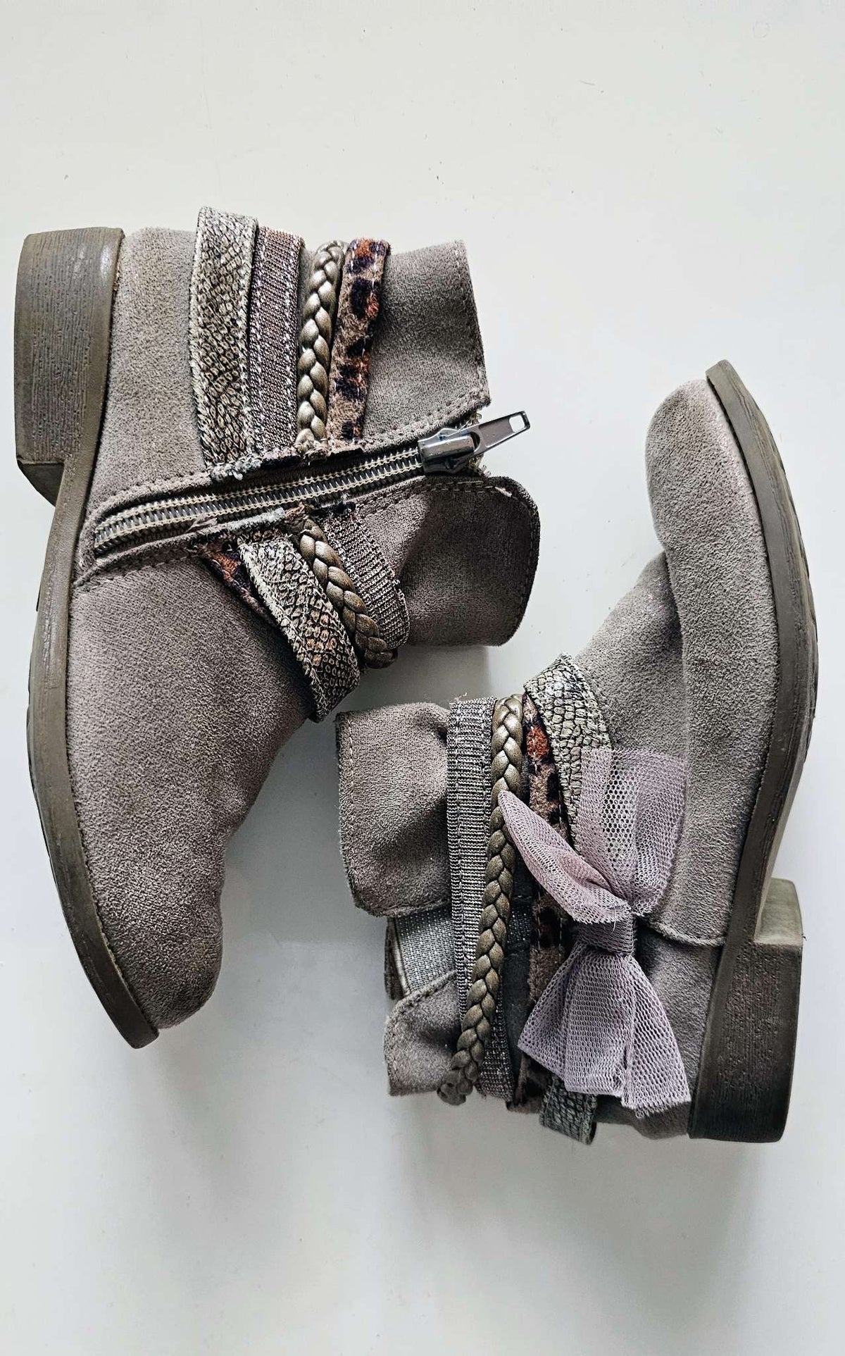 Maggie & Zoe Taupe Bow Ankle Boots (Size 12), Shoes 12 (Toddler:2-4yr)