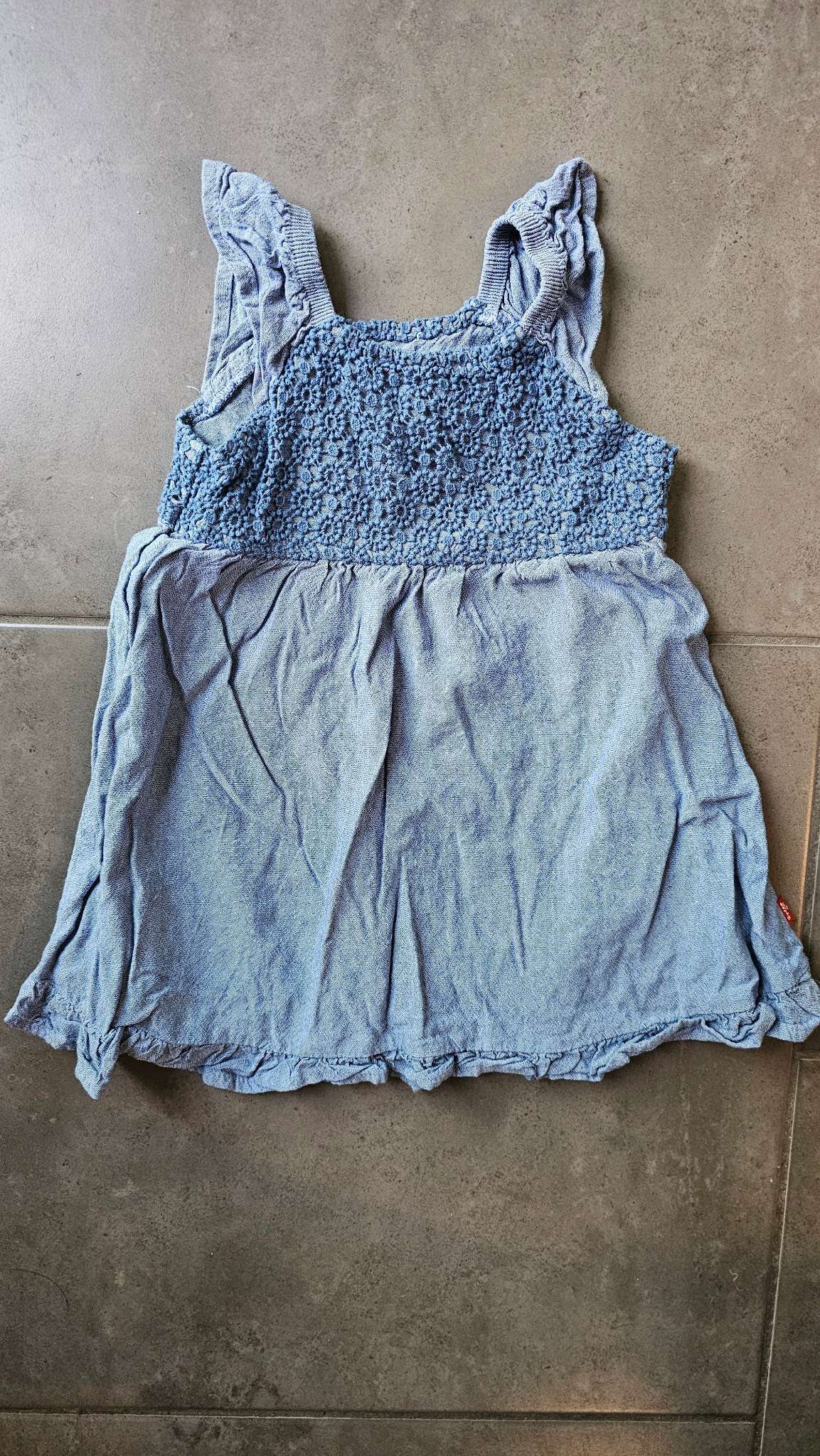 Levi’s Chambray Smocked Dress (18 Months), Kids 18 Month (12-18M)