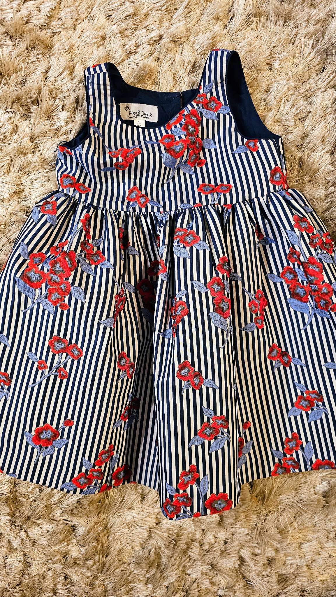 Pippa & Julie Girls Floral Embroidered Dress - size 4, Kids 4/4T