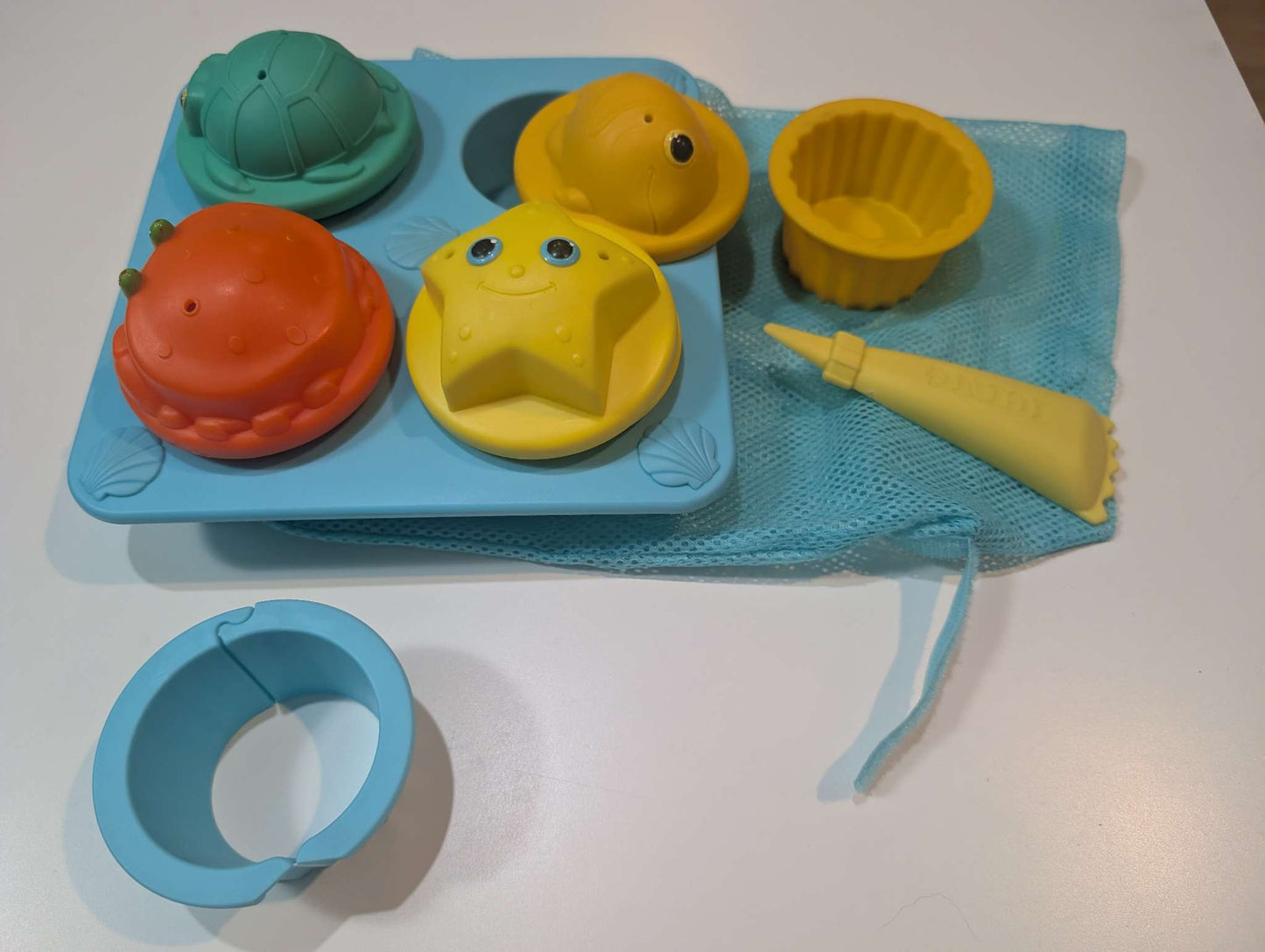 Melissa & Doug Sunny Patch Seaside Sidekicks Sand Cupcake Play Set