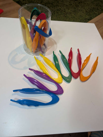 Plastic tweezers