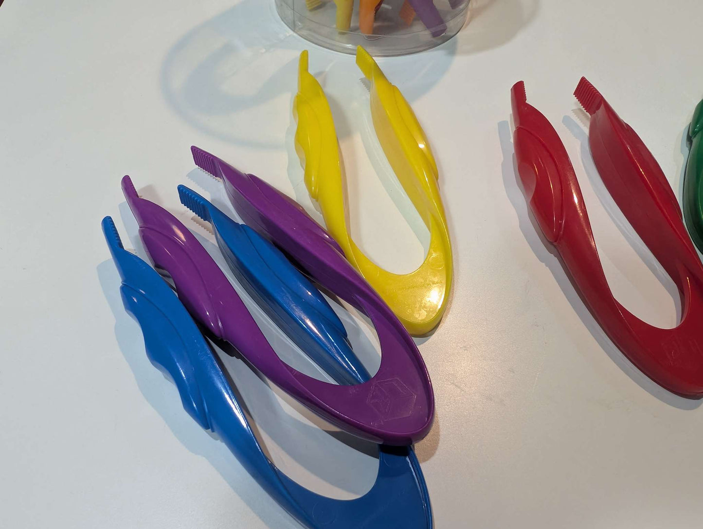 Plastic tweezers