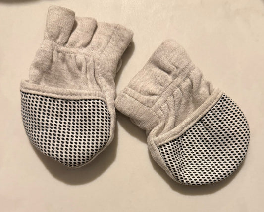 Scratch Mitts