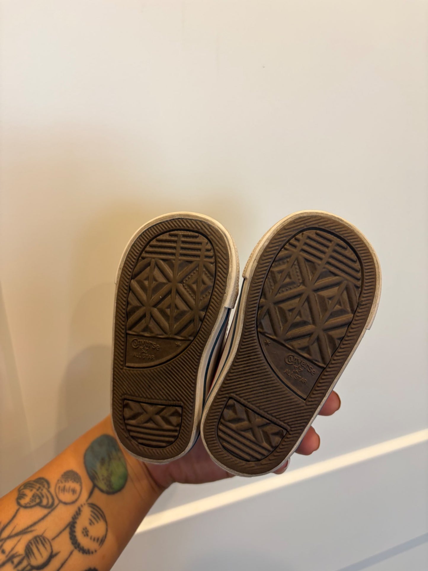 4C velcro converse shoes