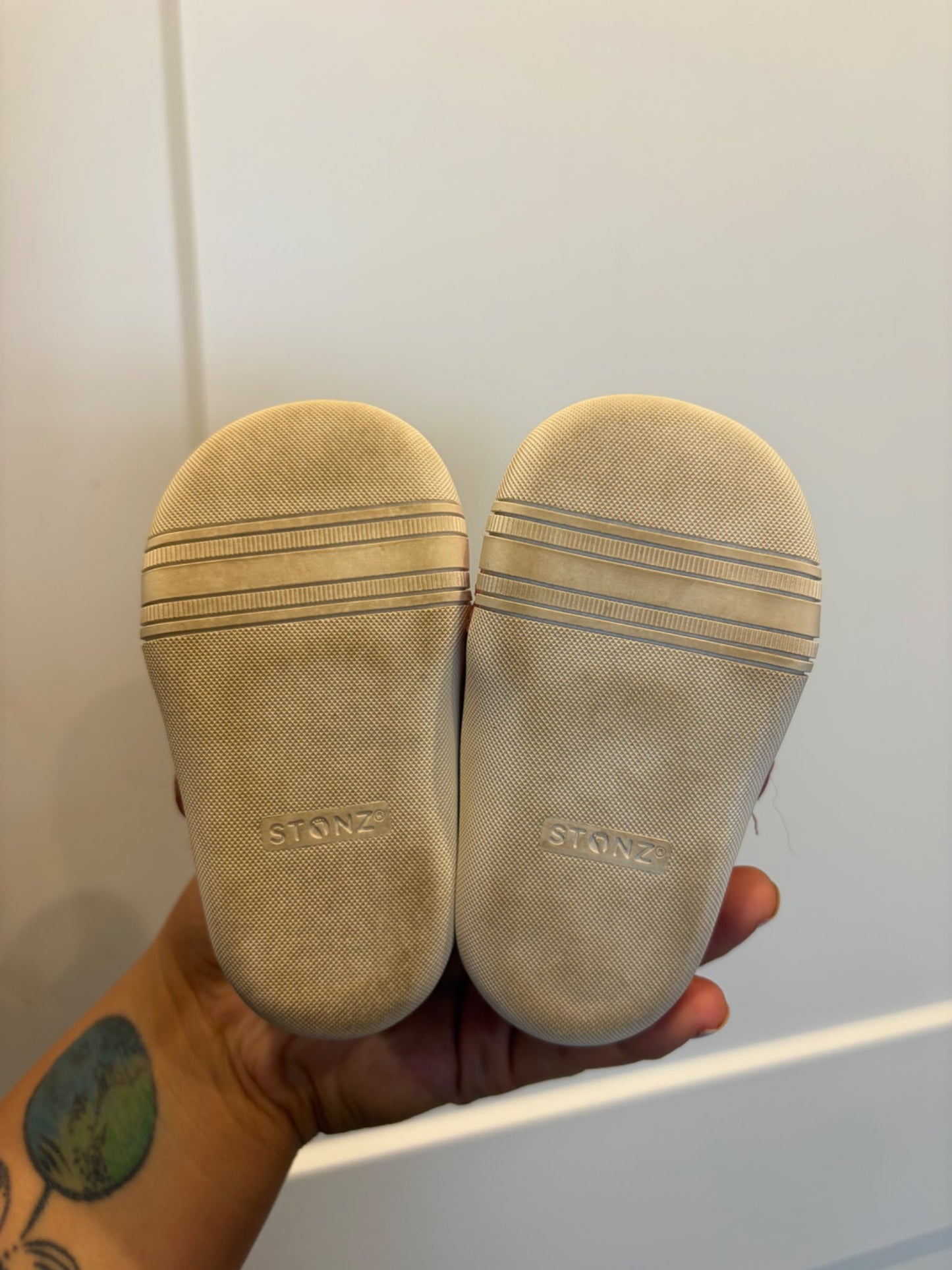 STONZ 12-18M, pink , Shoes 4.5 (Walkers:12-24 mth)