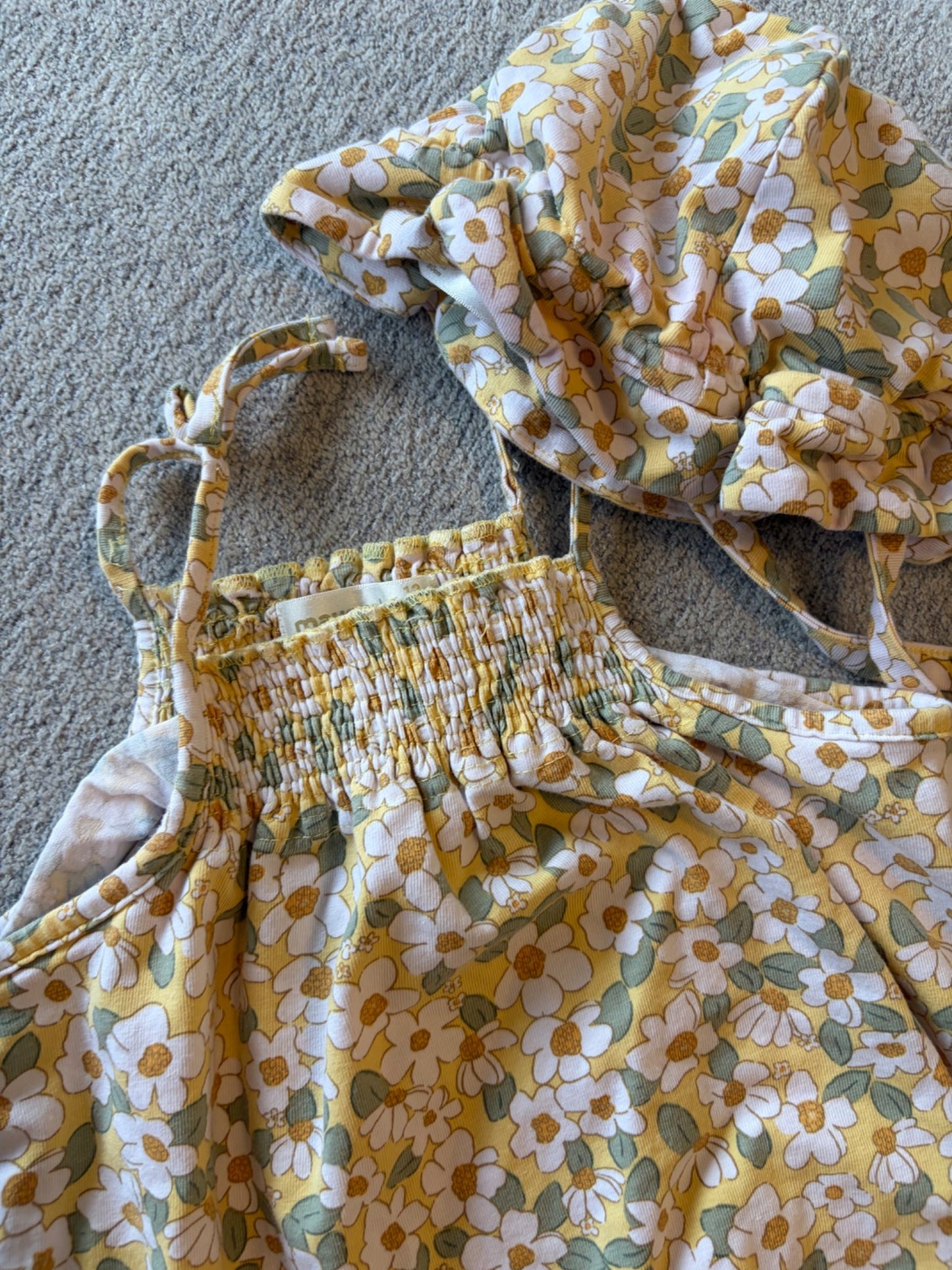 baby gap, floral one piece w\ matching hat, 12M , Kids 18 Month (12-18M)
