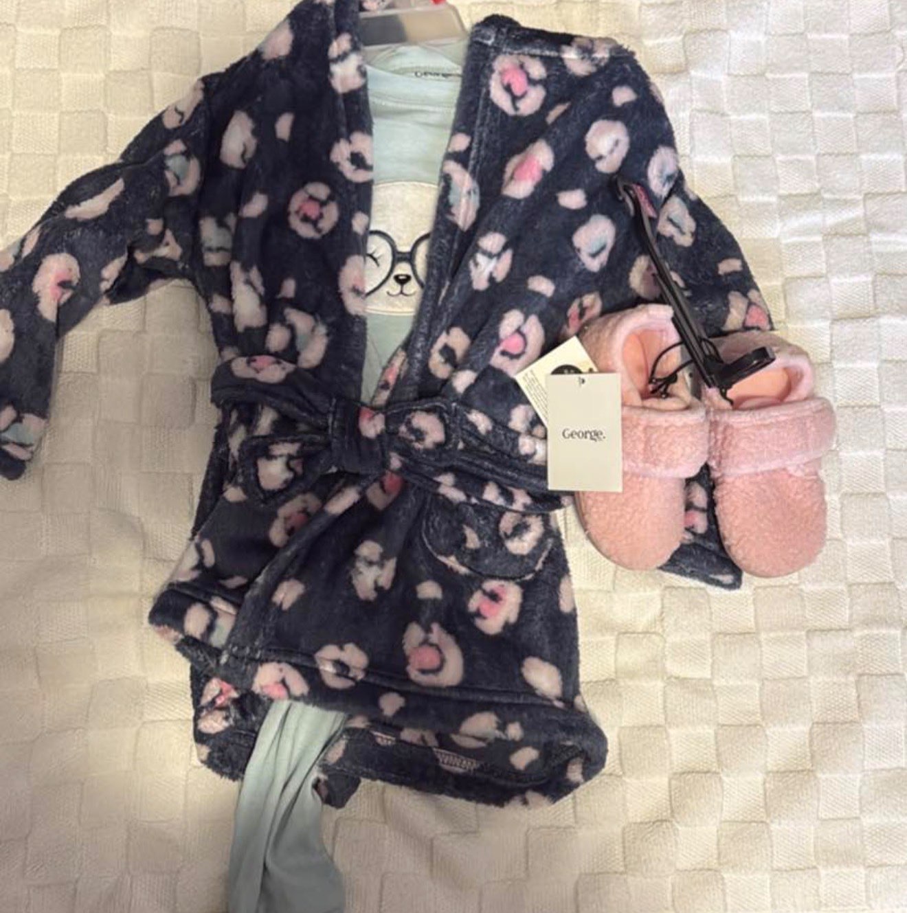 George - PJ set a/ Robe & Slippers, Kids 18 Month (12-18M)