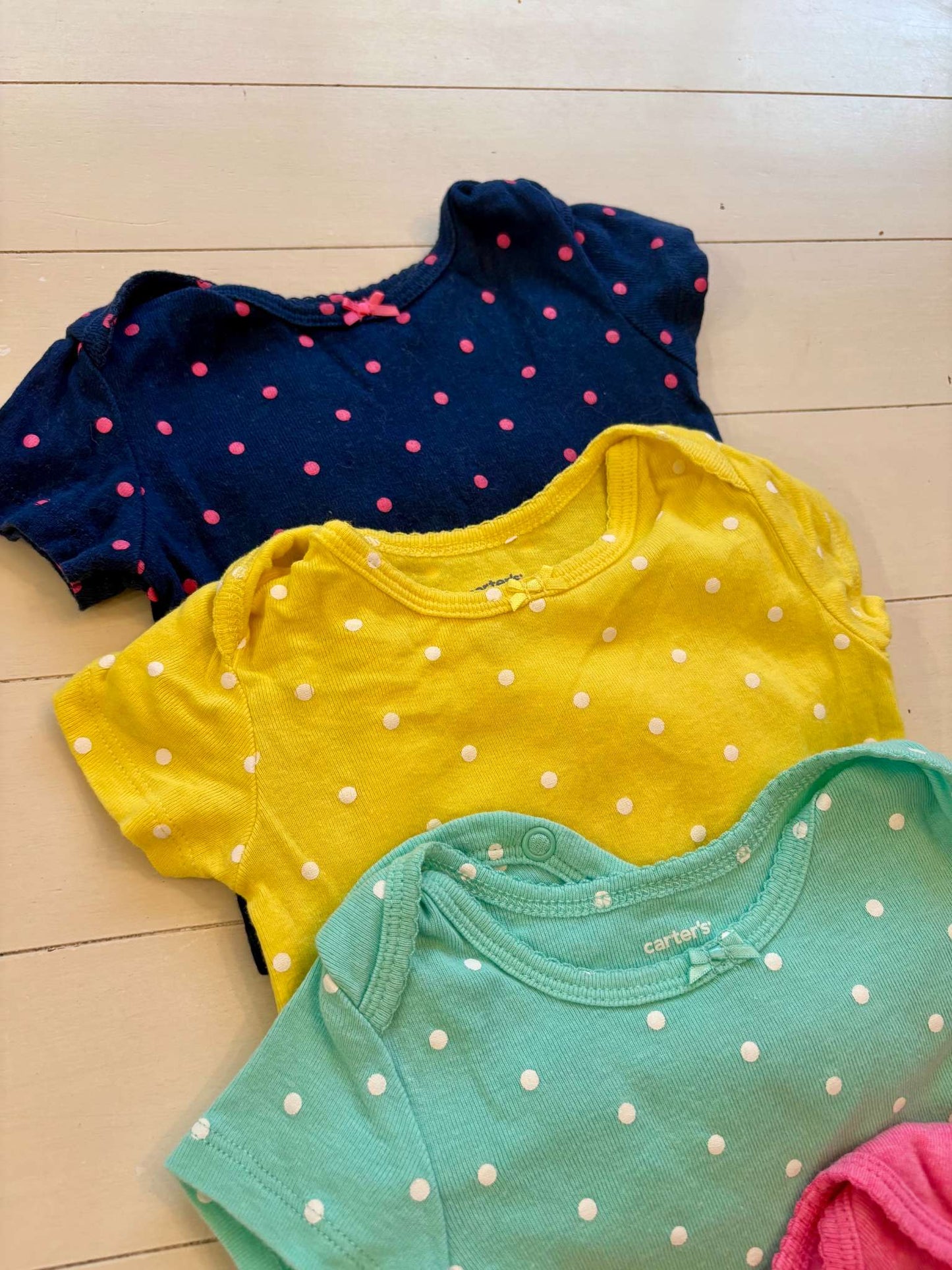 Short Sleeved Body Suites, Kids 6 Month (3-6M)