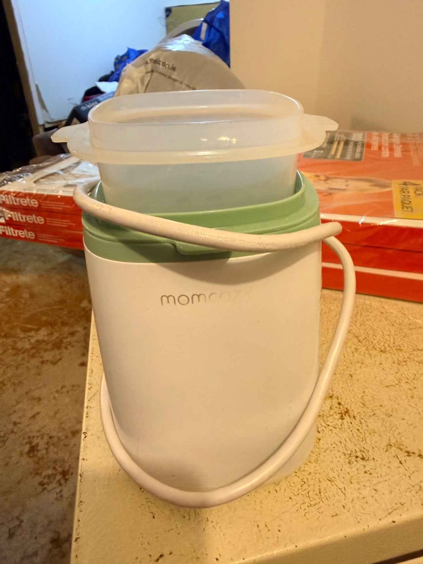 Momcozy bottle warmer
