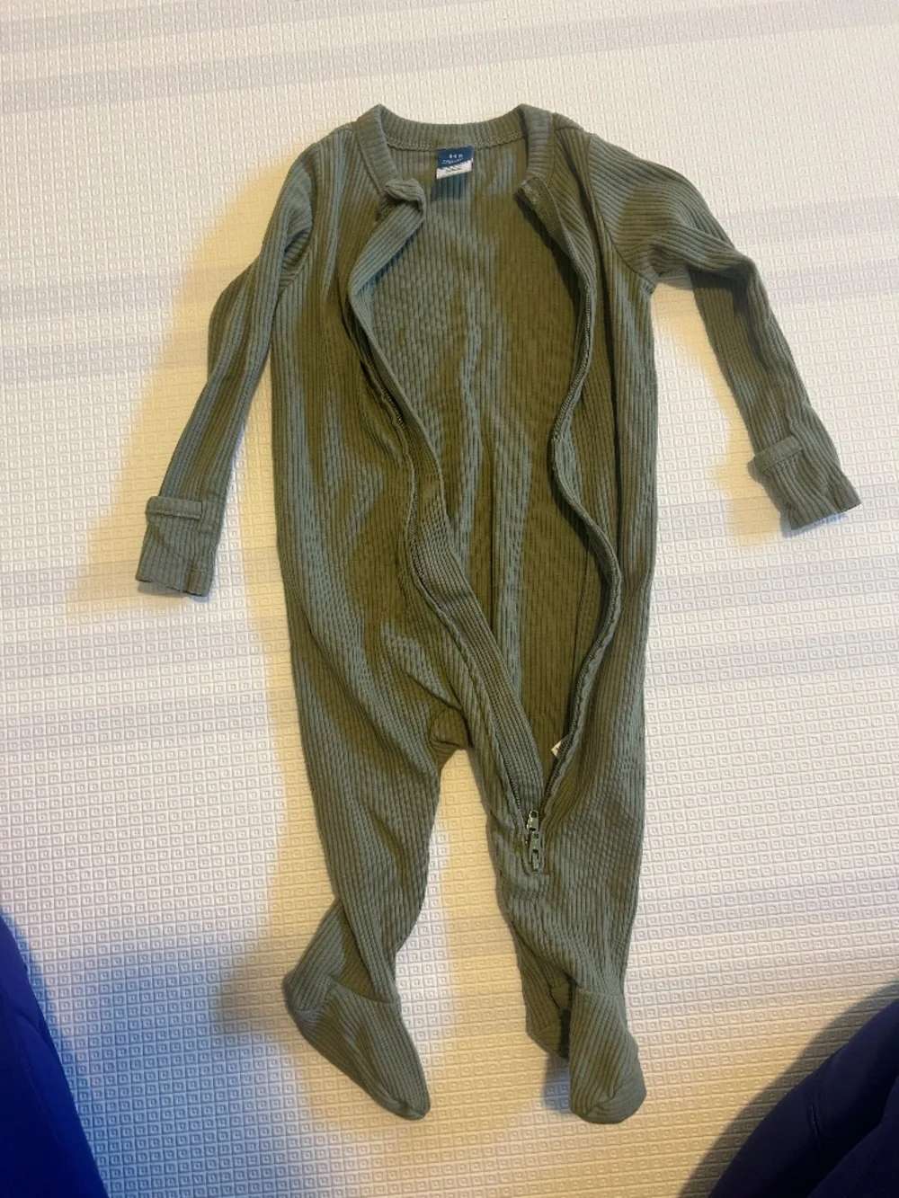 Old Navy Footie - ribbed fabric with 2-way zipper, Kids 6 Month (3-6M)