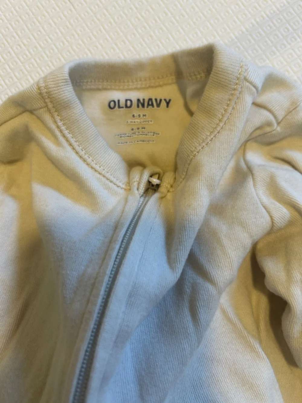 Old navy footie with two-way zipper, Kids 9 Month (6-9M)