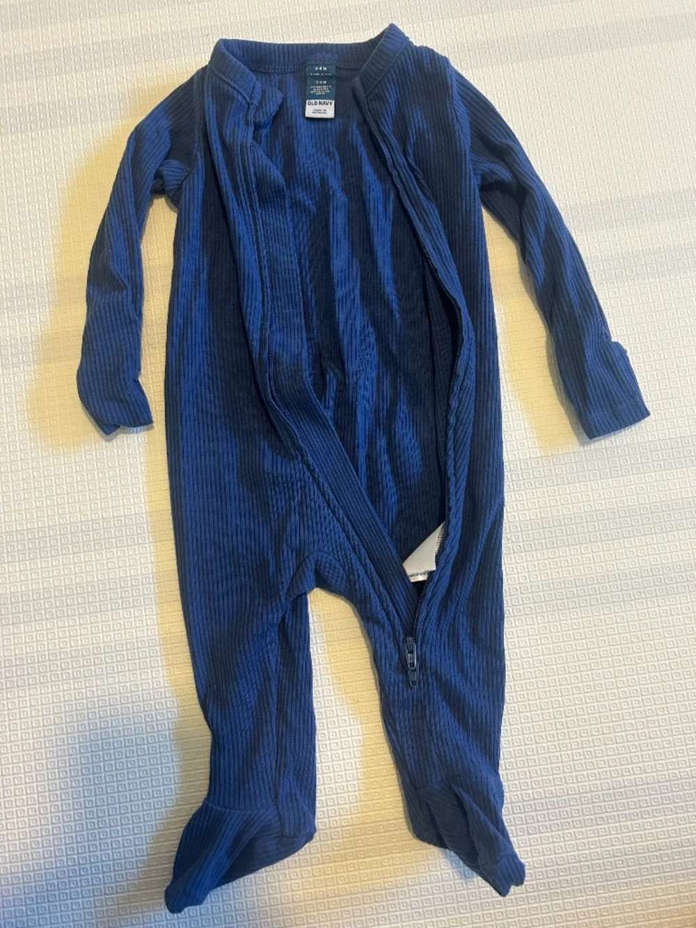 Old Navy ribbed footie with two way zipper, Kids 6 Month (3-6M)