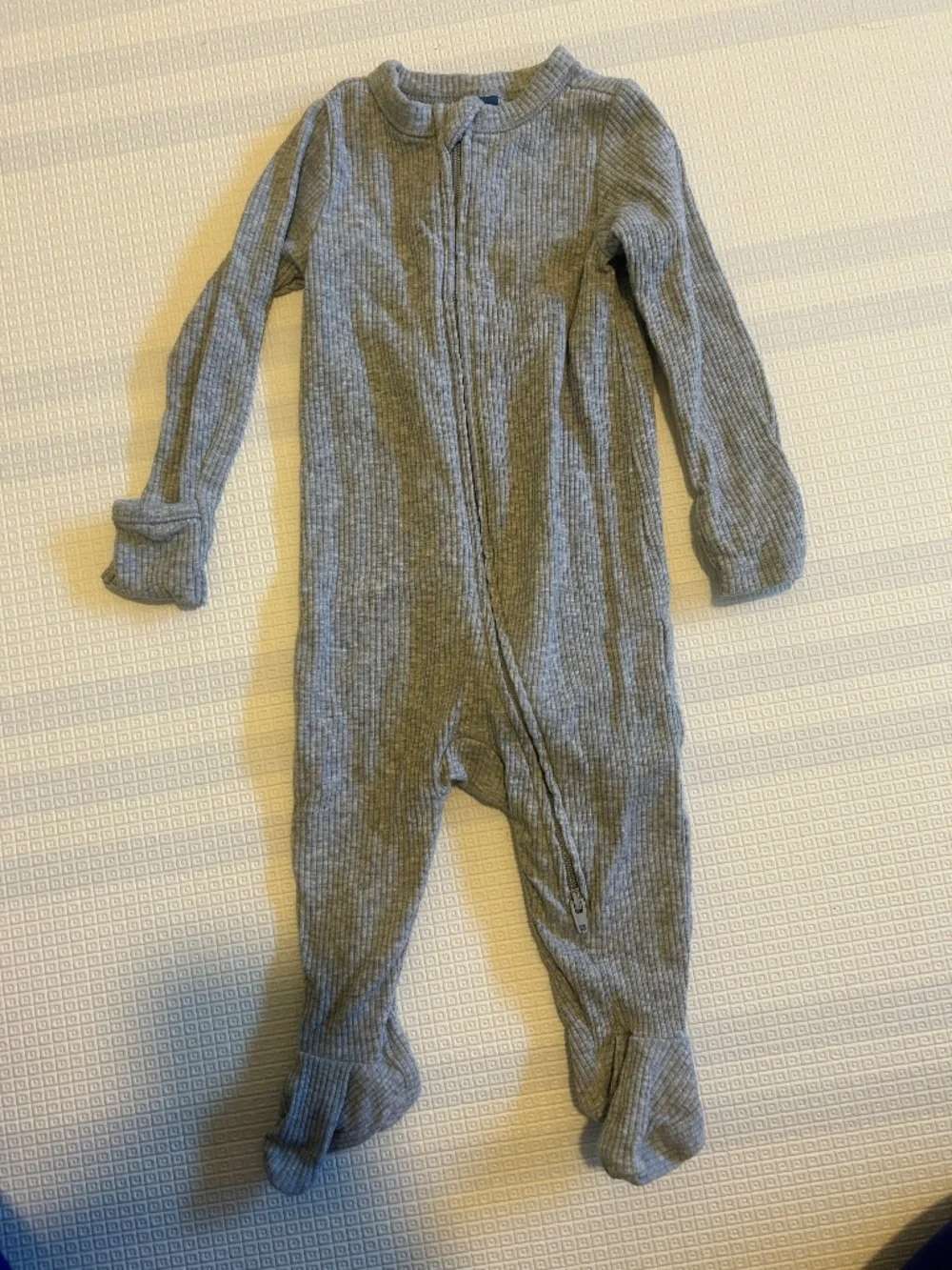 Old Navy Ribbed Footie with Two Way Zipper, Kids 6 Month (3-6M)
