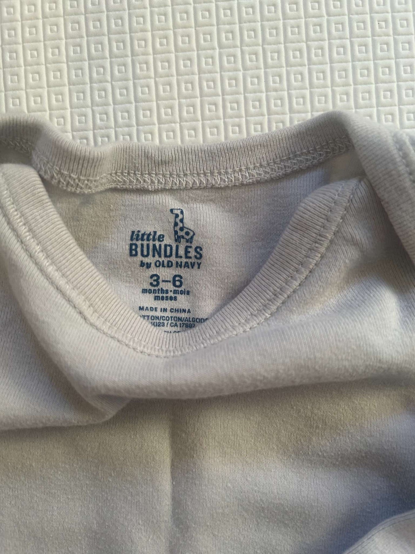 Little Bundles by Old Navy - baby bodysuit, Kids 6 Month (3-6M)