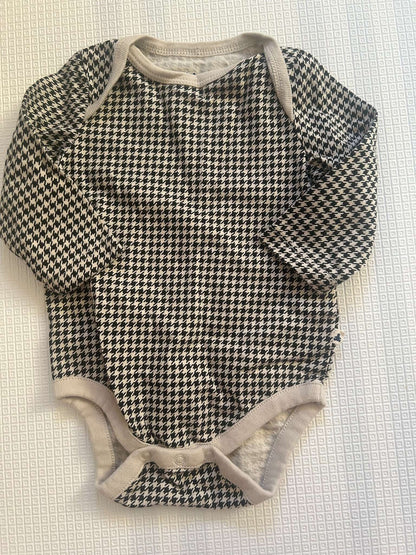 Baby Gap babysuit, Kids 6 Month (3-6M)